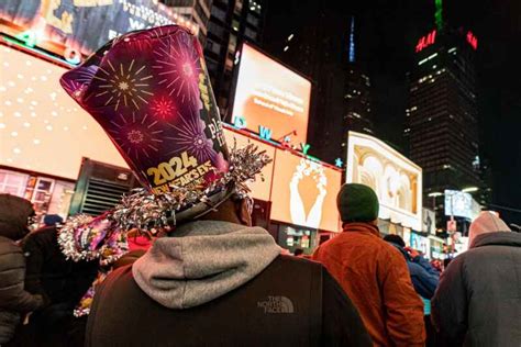 New Year’s Eve sweeps across Mideast and Europe, but wars cast a shadow on 2024